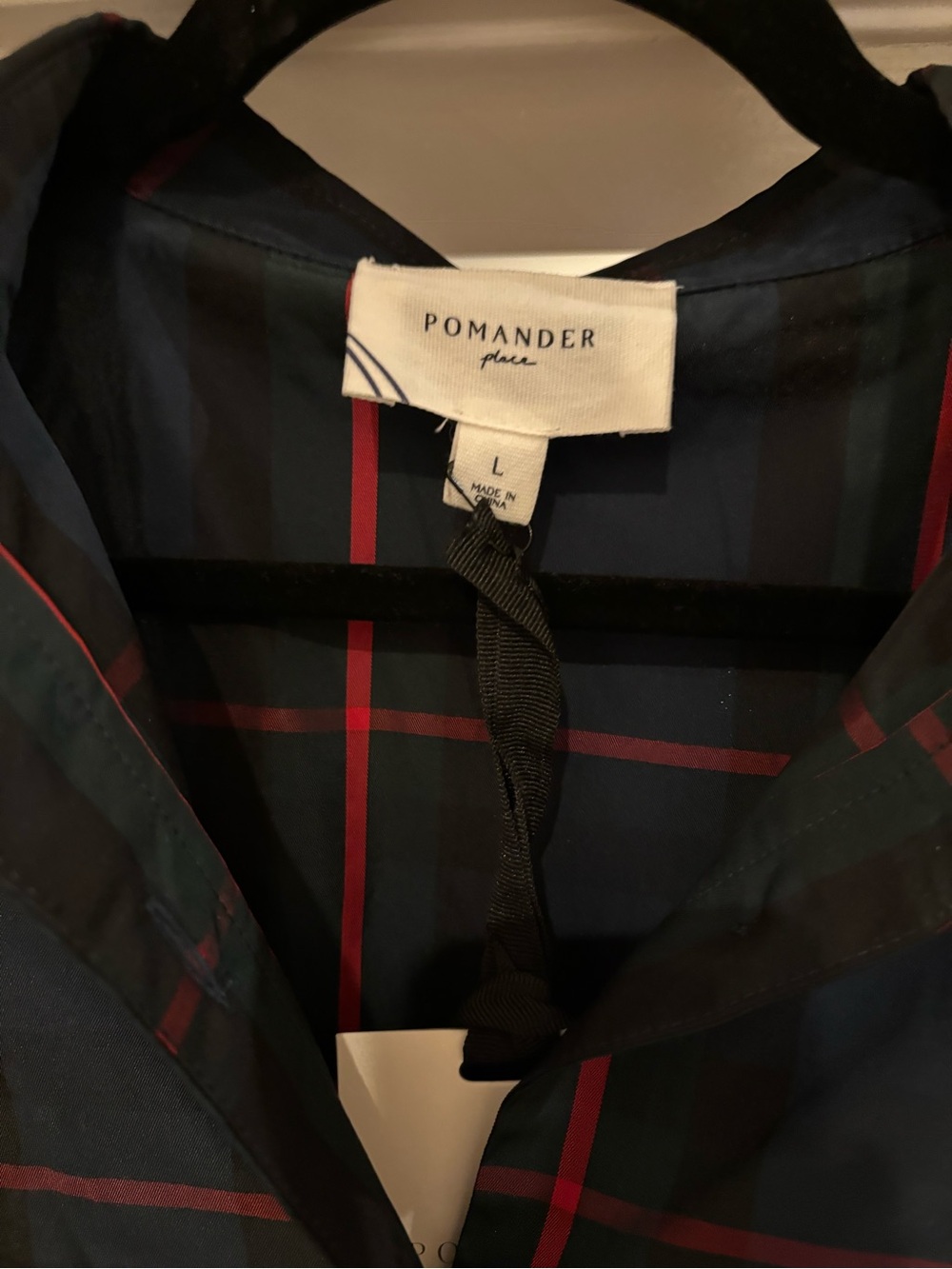 Tuckernuck Plaid Peplum Shirt - Navy and Red size L NWT - Picture 6 of 6